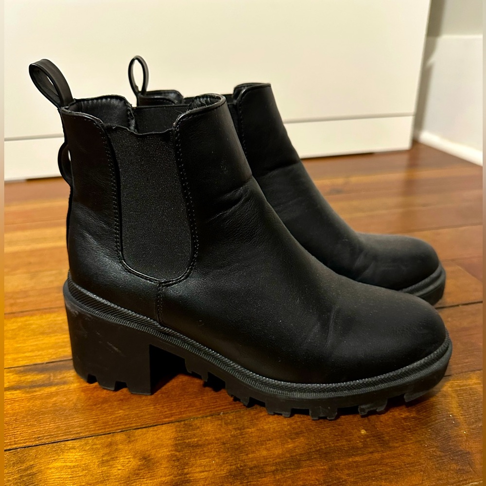 Catherine Malandrino black chunky booties